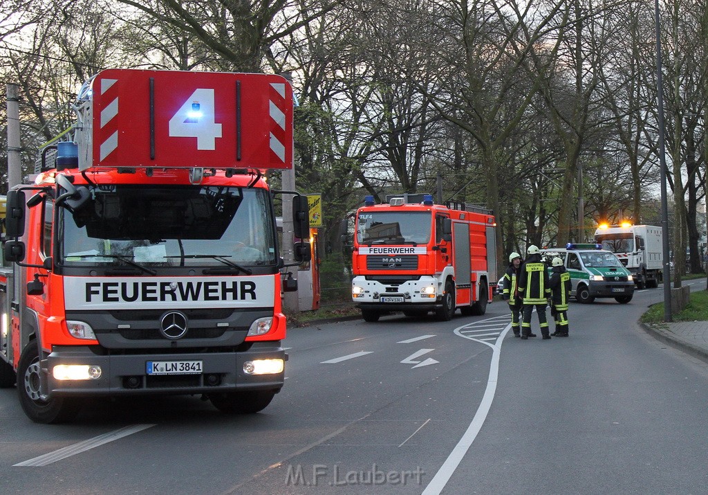 VU Kleintransporter KVB Bahn Koeln Ossendorf Westendstr JK P12.JPG